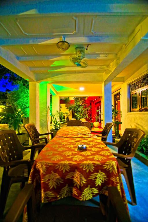 Thilaka City Hotel Anuradhapura Bagian luar foto