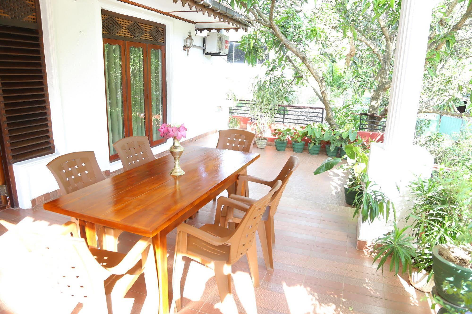 Thilaka City Hotel Anuradhapura Bagian luar foto