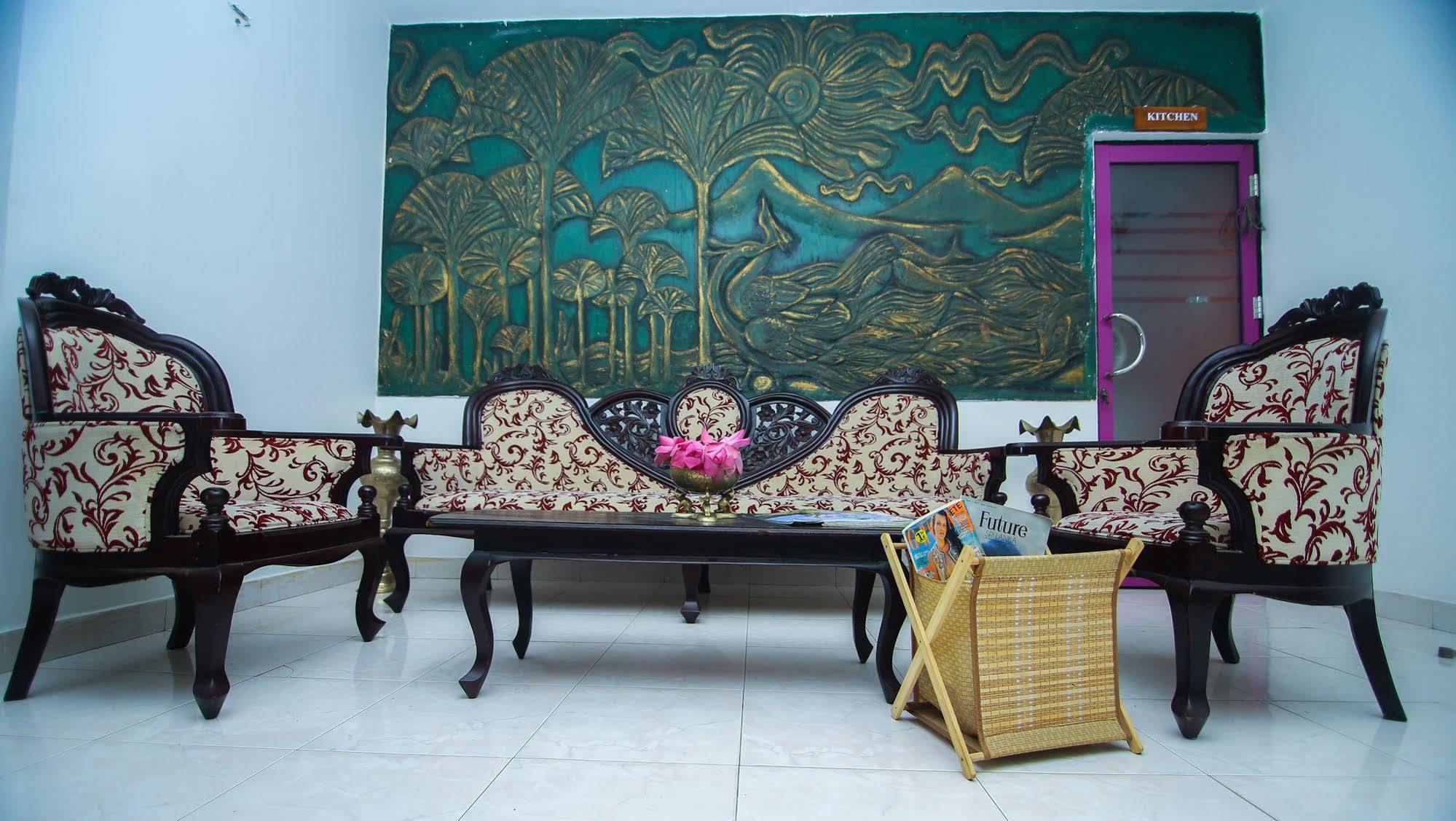 Thilaka City Hotel Anuradhapura Bagian luar foto