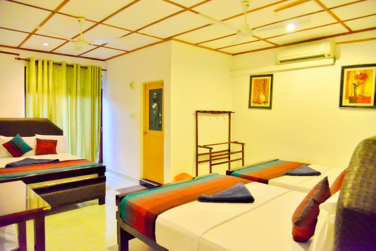Thilaka City Hotel Anuradhapura Bagian luar foto